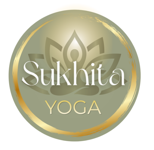 Sukhita Yoga Logo Lotusblüte mit Mensch im Schneidersitz Goldene Elemente